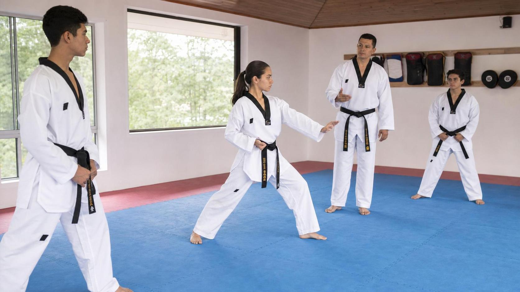 Imagen editorial unica para ritmo pedagogico y ensenanza tecnica en dojang